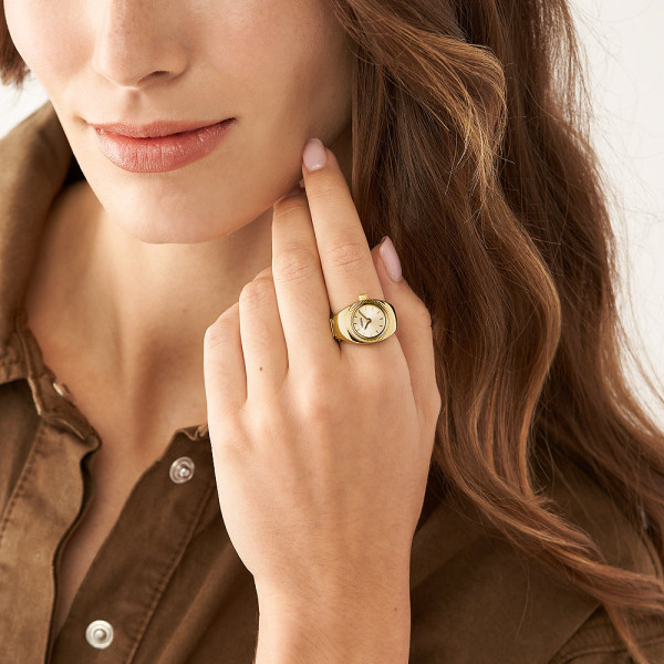 Choosing the Right Fossil Ring Watch for Your Personal Style